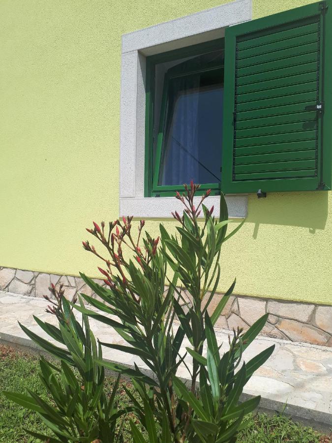 Apartment Terra Rossa Kastelir Exterior photo