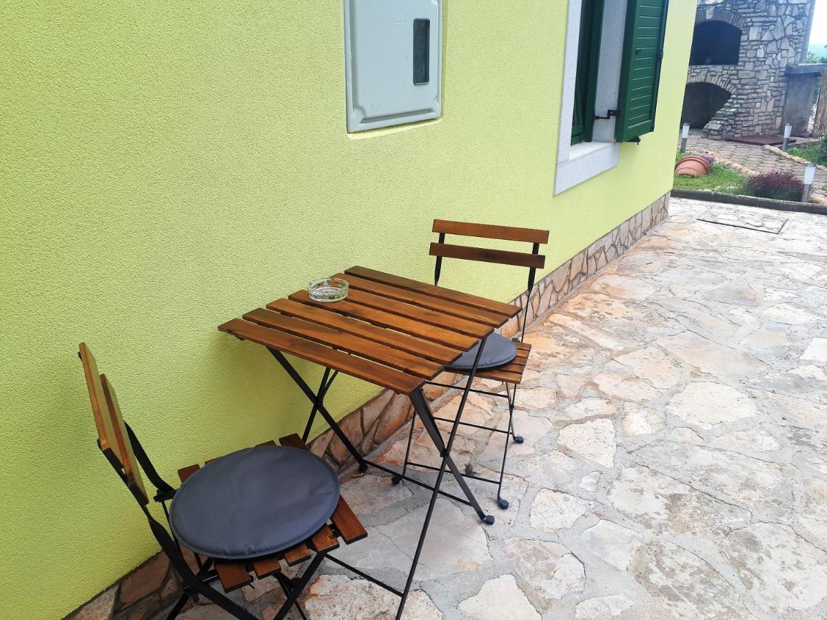 Apartment Terra Rossa Kastelir Exterior photo